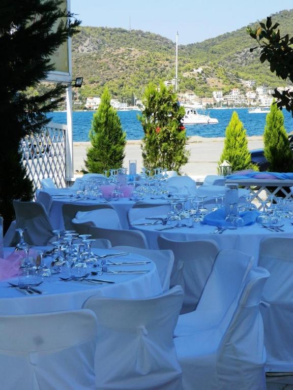 Arcadia Suites & Spa Galatas  Exterior photo
